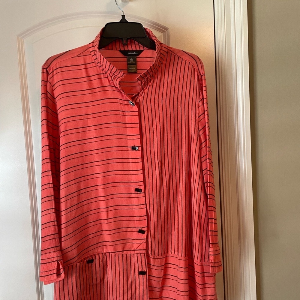 Very gently worn. - Picture 2 of 8